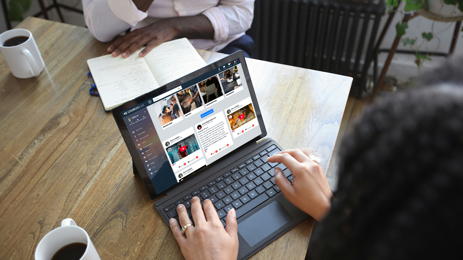 Churchbook kerk app op een smartphone